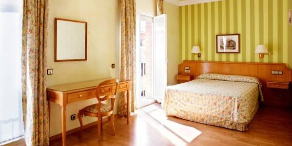 A room at the Hotel Regencia Col�n, Barcelona