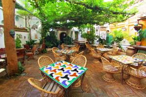 The breakfast patio at the Hotel Am&eacute;rica, Granada