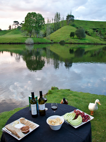 A picnic before the kayaking trip to Waimarino on the Coromandel Peninsula, North Island, New Zealand