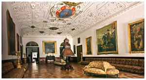 A salon at the Hotel Hospederia Duques de Medina Sidonia, Barrameda