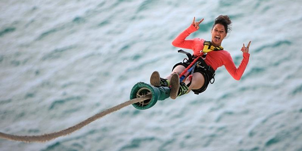 Bungee jumping in New Zealand