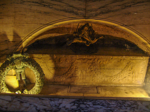 The tomb of Raffaello Sanzio in Rome's Pantheon