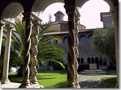Il chiostro di San Giovanni in Laterano a Roma
