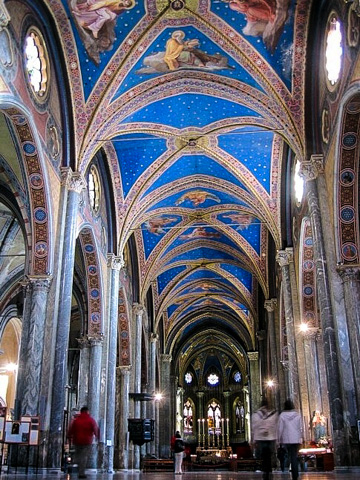 The gothic nave and deep blue ceiling of Santa Maria sopra Minerva.
