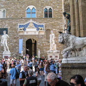 Some of Piazza della Signoria's statues on the Loggia dei Lanzi and in front of the Palazzo Vecchio in Florence. (Photo by Arnaud 25)