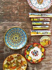 Hand-painted pottery in Siena