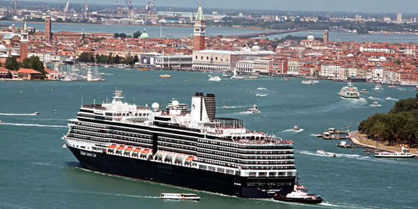 A cruise ship arriving in Venice
